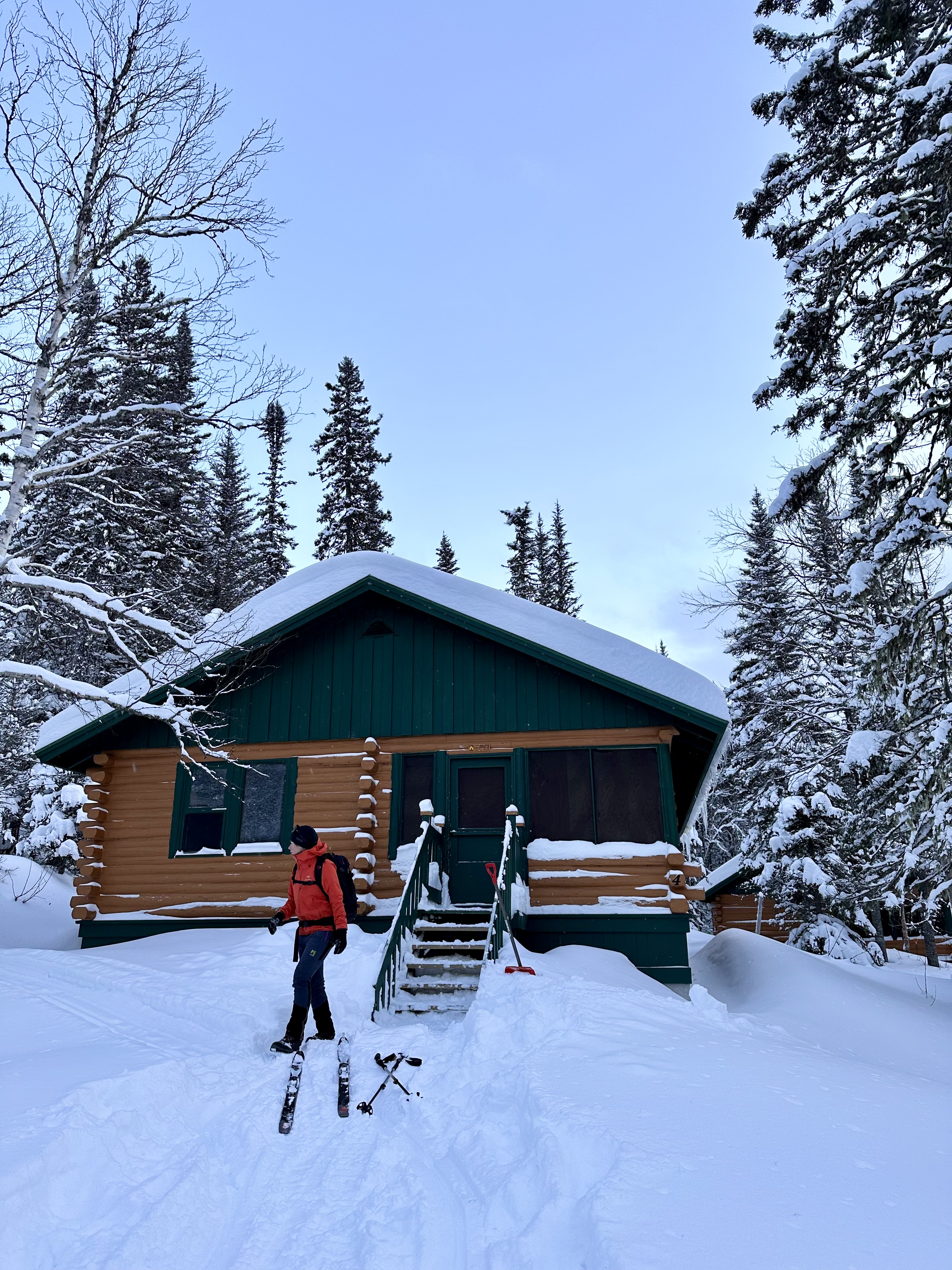 Refuge enneigé en Gaspésie 