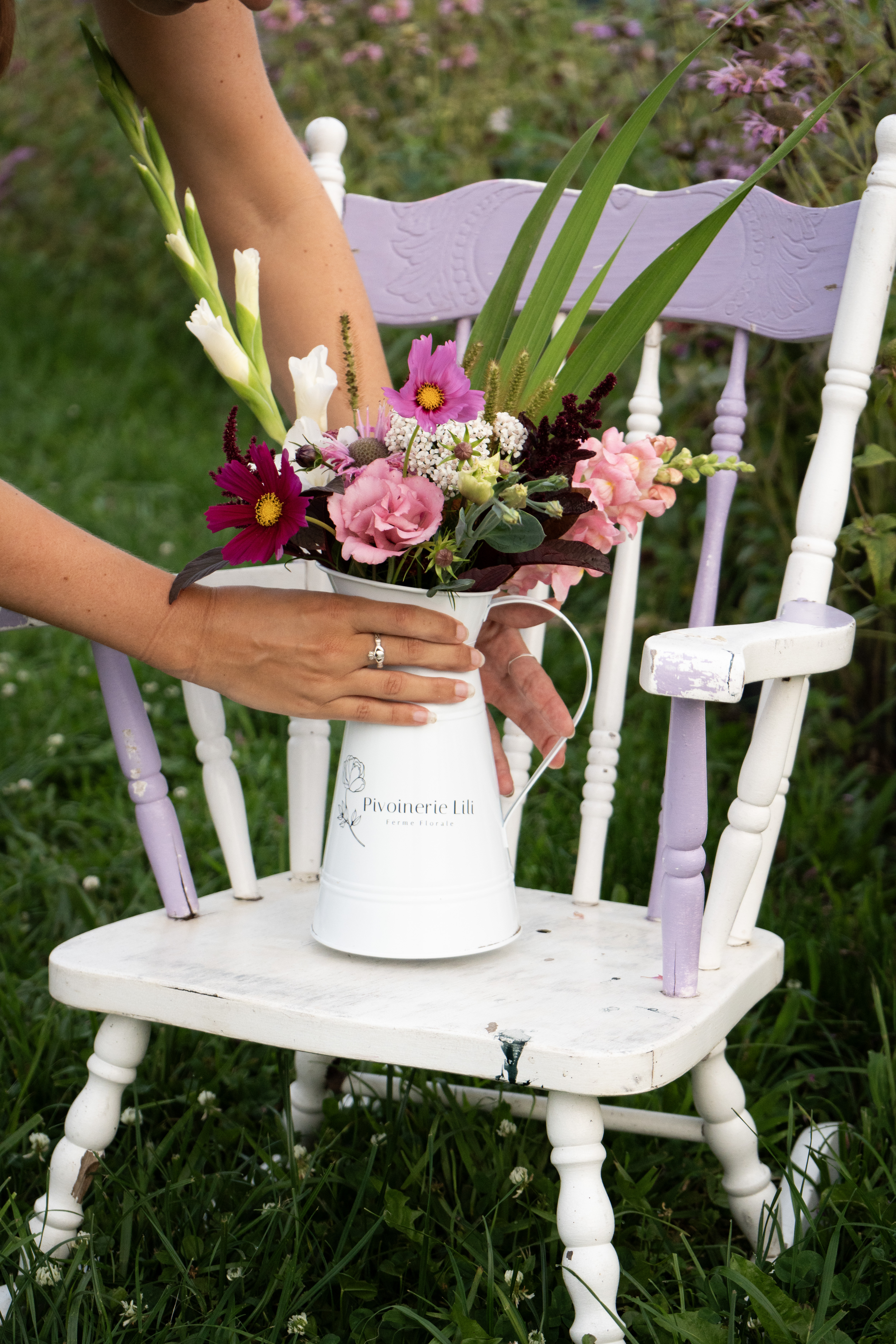 Un bouquet de fleurs dans un vase Pivoinerie Lili