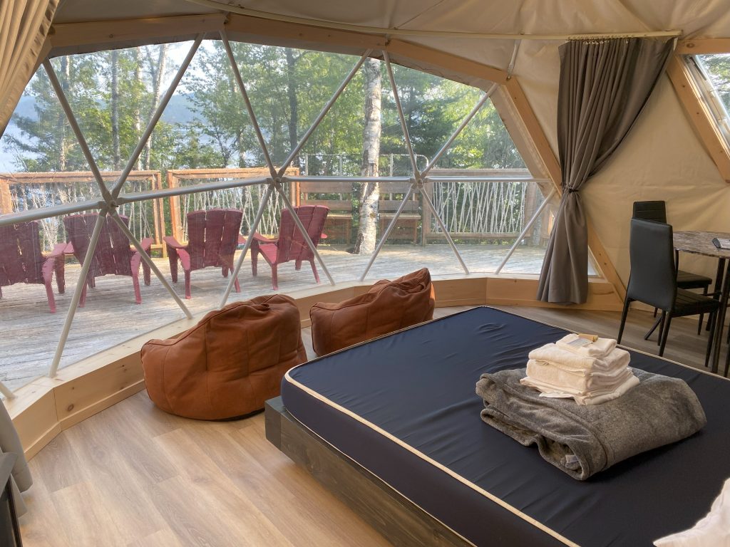 Dôme de l'intérieur au Parc Aventure Cap Jaseux